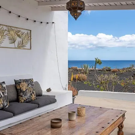 Ocean - Volcano House Dom wakacyjny *