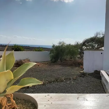 בית נופש Ocean - Volcano House טגיסי