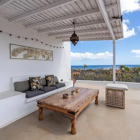 Ocean - Volcano House Dom wakacyjny *