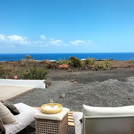 בית נופש Ocean - Volcano House *