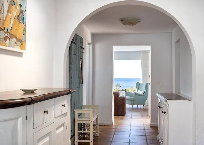 Ocean - Volcano House